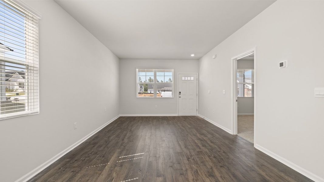 Spacious, unfurnished interior of a new home in Bellemeade Landing, Augusta (Image 12).