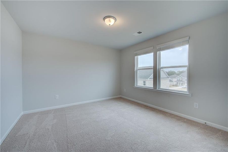 Spacious, unfurnished interior of a new home in Burchwood, Stockbridge (Image 14).