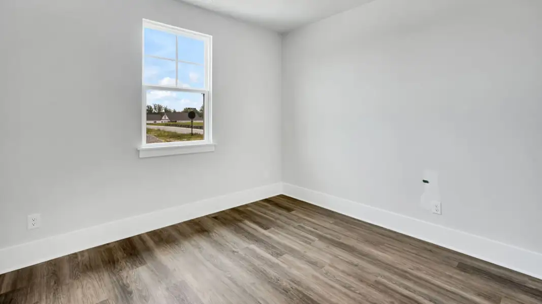 Spacious, unfurnished interior of a new home in Rolling Hills, Bolivia (Image 17).