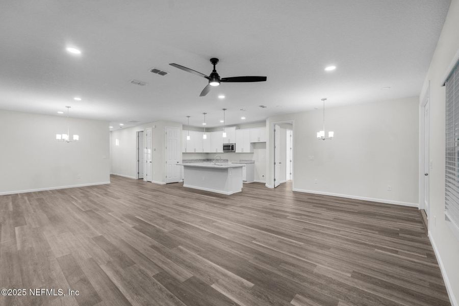 Spacious, unfurnished interior of a new home in , Jacksonville (Image 19).
