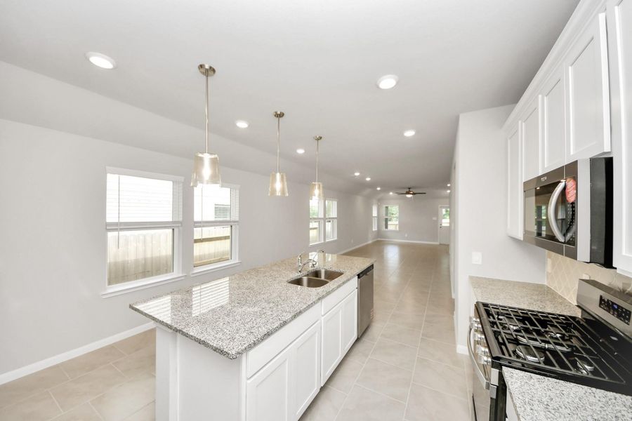 Furnished interior view inside a new home in Montgomery Ridge: Landmark Collection, Montgomery (Image 9).