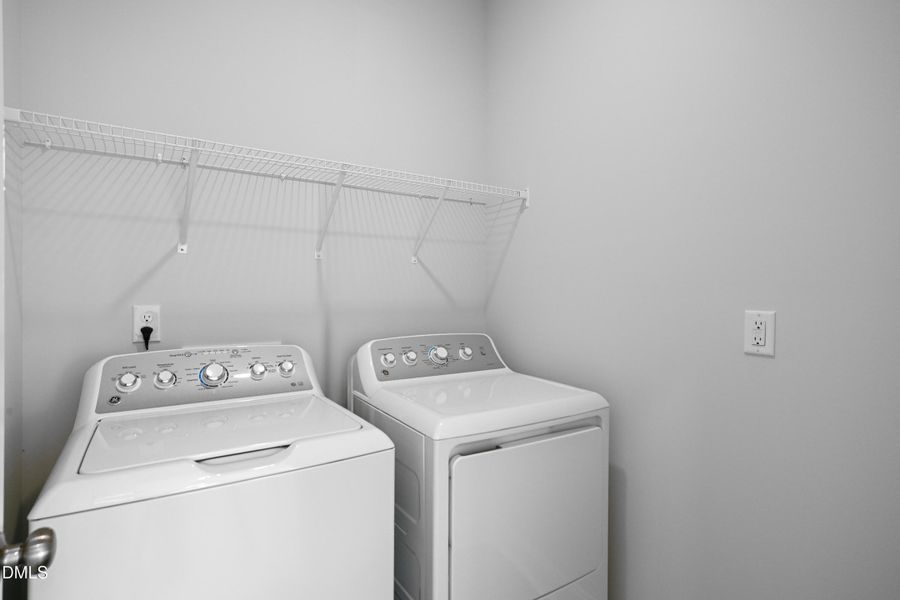 SUN_Everlee_Pic_LandrumIII_Laundry_1of1