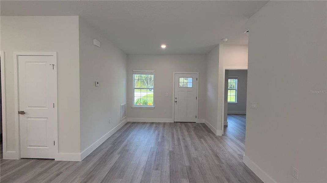 Spacious, unfurnished interior of a new home in , Ocala (Image 19).