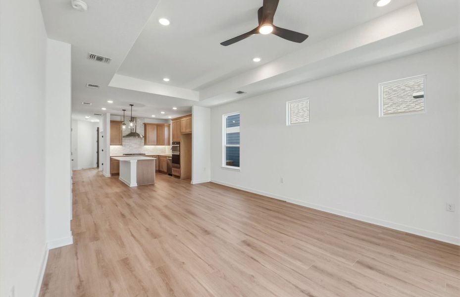 Spacious, unfurnished interior of a new home in Sun City Texas, Georgetown (Image 35).