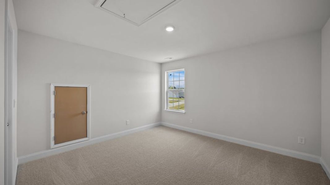 Spacious, unfurnished interior of a new home in Cambridge Park, Mebane (Image 21).