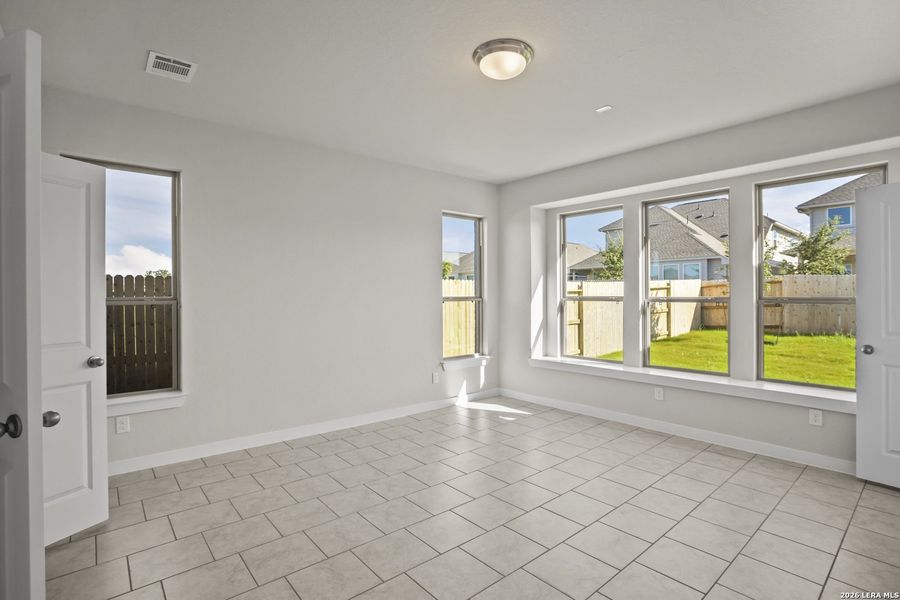 Spacious, unfurnished interior of a new home in Stillwater Ranch, San Antonio (Image 35).