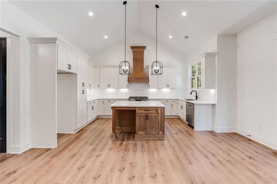 Furnished interior view inside a new home in , Dallas (Image 5).