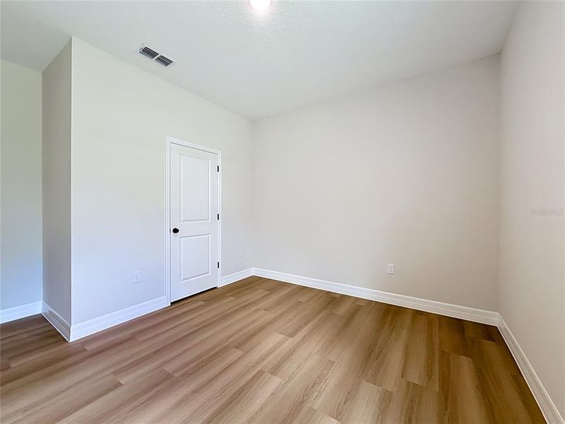 Spacious, unfurnished interior of a new home in , Eustis (Image 34).
