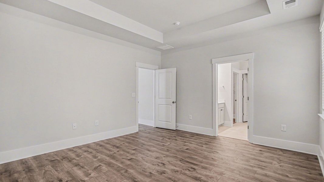 Spacious, unfurnished interior of a new home in Chapman Village, Conway (Image 8).