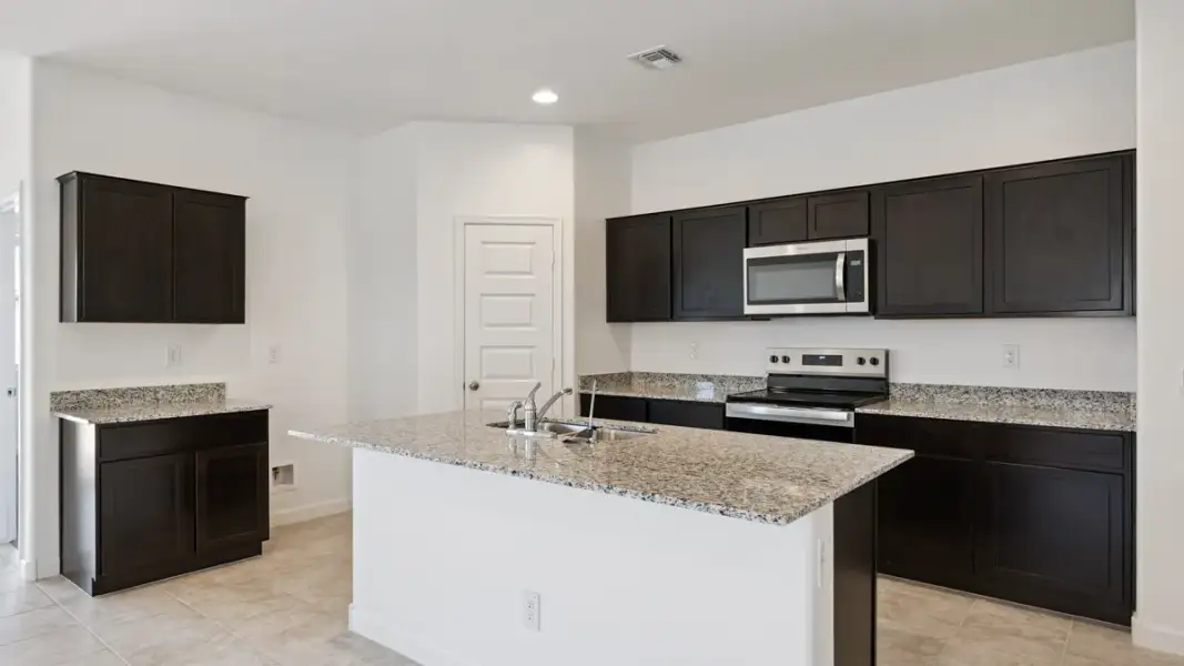 Furnished interior view inside a new home in Magma Ranch Vistas, Florence (Image 6).