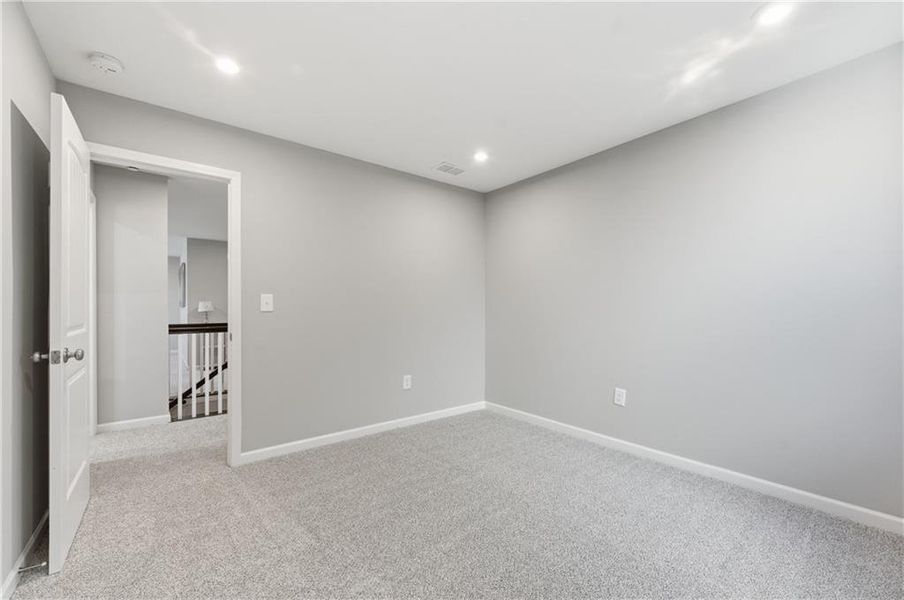 Spacious, unfurnished interior of a new home in Twin Lakes, Hoschton (Image 34).