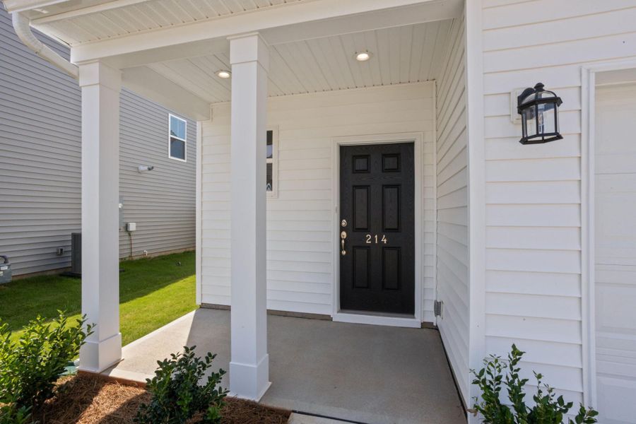 Exterior details and patio area of a home in Harrington, Greenville (Image 3).