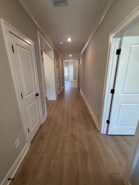 Spacious, unfurnished interior of a new home in Bluebird Hollow at Autumn Ridge, Spring Hill (Image 9).