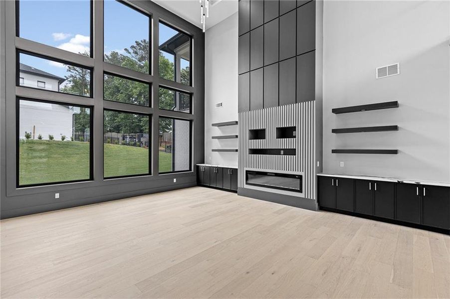 Spacious, unfurnished interior of a new home in , Lawrenceville (Image 71).