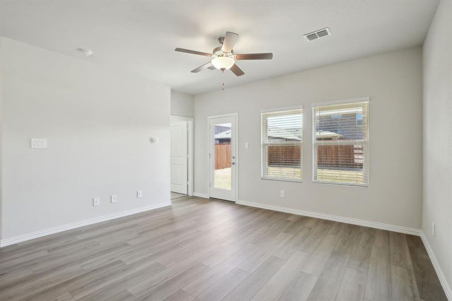 Photo is not of the actual home, but is an inspirational photo of builder’s model home and may depict options, furnishings, and/or decorator features that are not included. Photo is not of the actual home, but is an inspirational photo of builder’s model home and may depict options, furnishings, and/or decorator features that are not included.