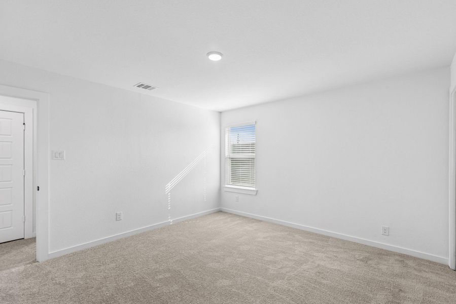 Spacious, unfurnished interior of a new home in Summerview, Fulshear (Image 33).