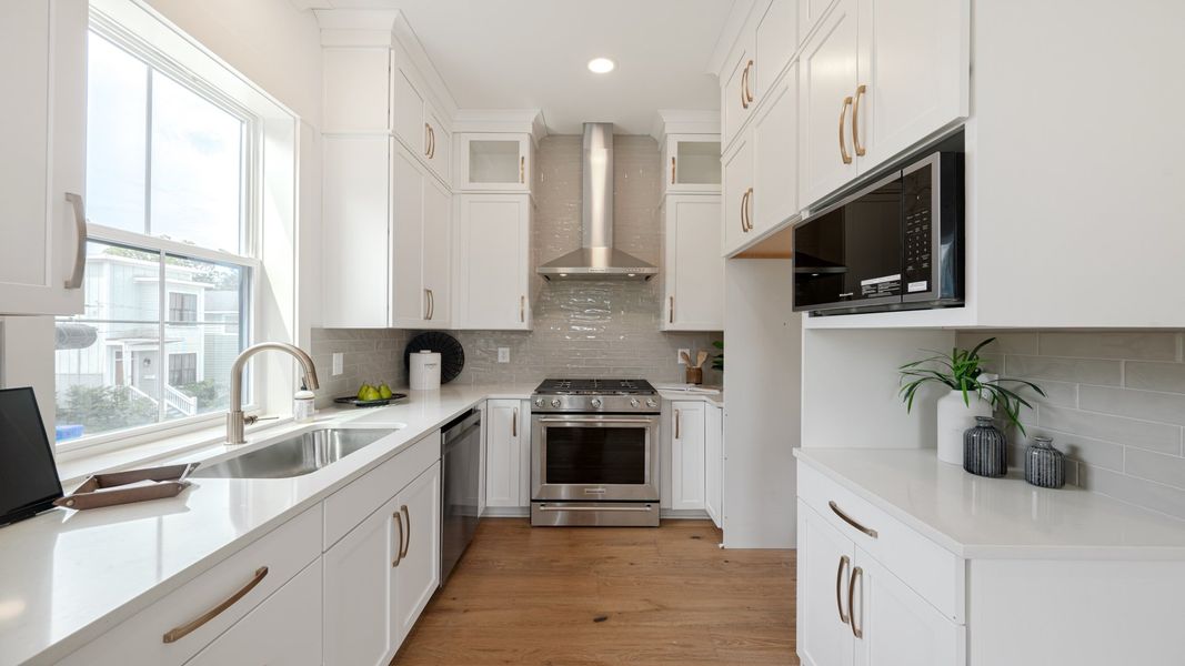 Representative furnished interior of a home built from the Ashford by DRB Homes in Grants Court, Charleston (Image 8).