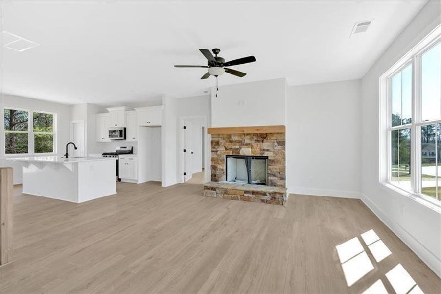 Spacious, unfurnished interior of a new home in , Douglasville (Image 12).