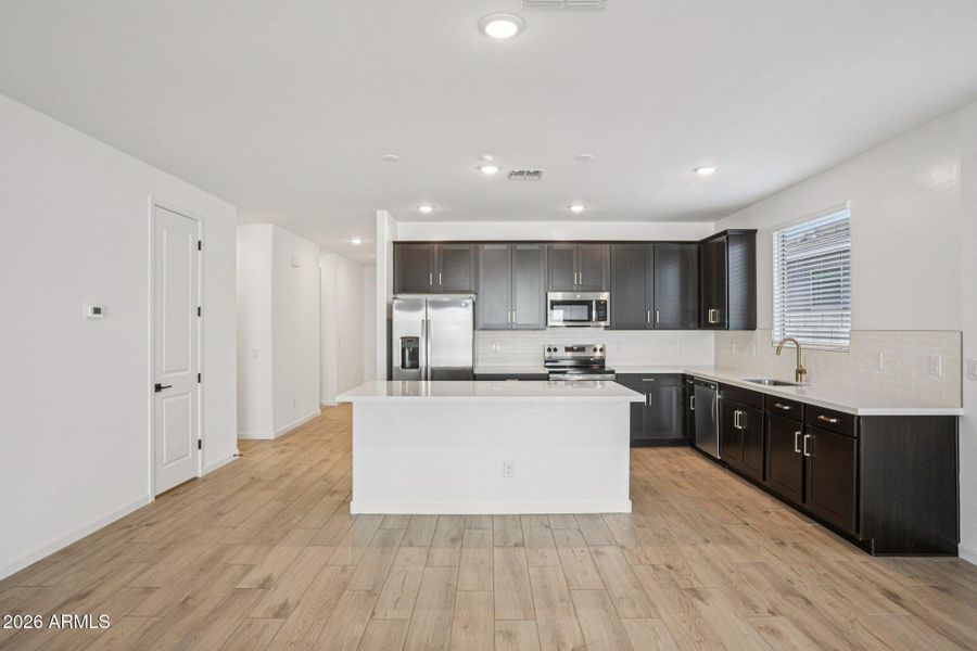 11-web-or-mls-W Camden Ave-S0703-011