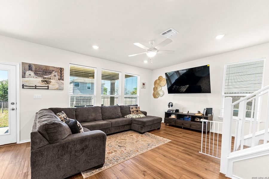 Furnished interior view inside a new home in Berry Springs, Georgetown (Image 15).