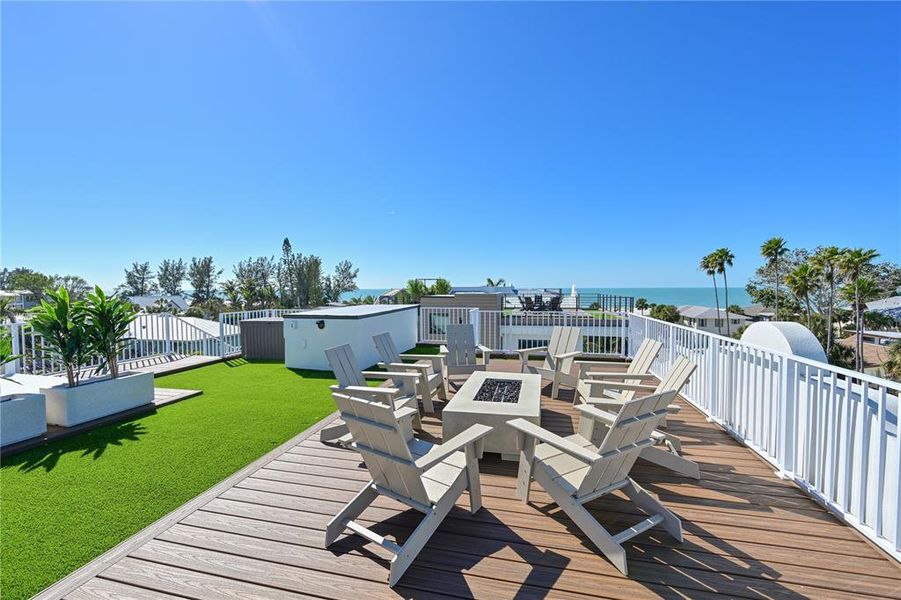 Exterior details and patio area of a home in , Anna Maria (Image 37).