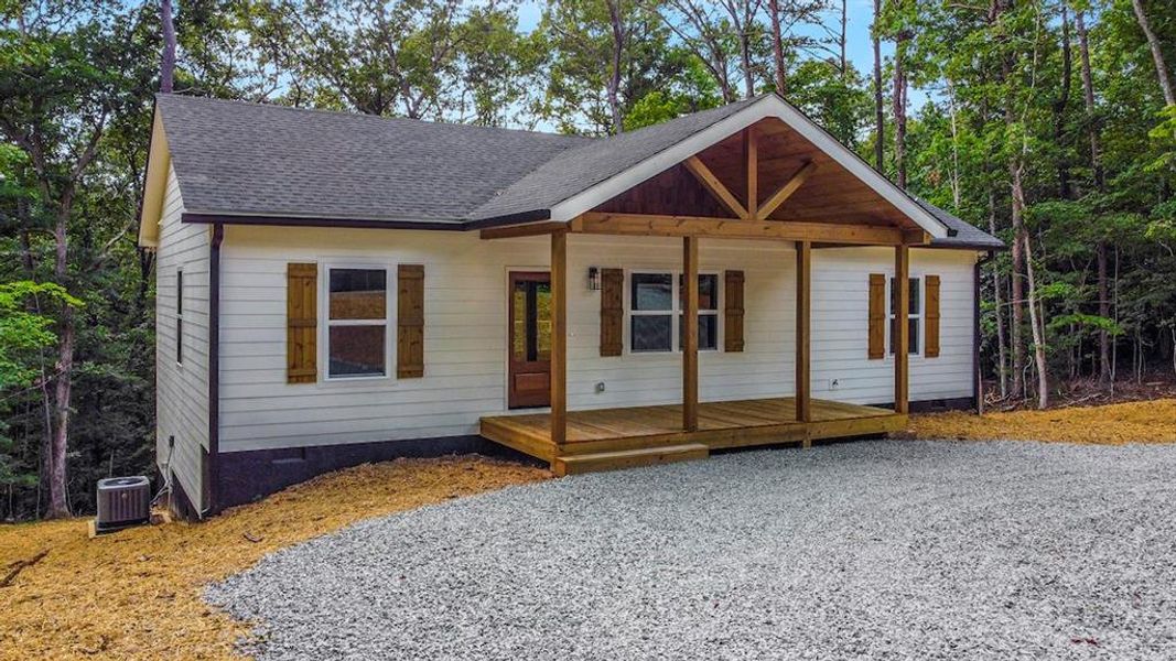 Exterior details and patio area of a home in , Ellijay (Image 19).