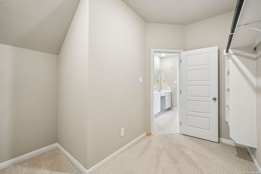 Spacious, unfurnished interior of a new home in Royal Crest, San Antonio (Image 33).