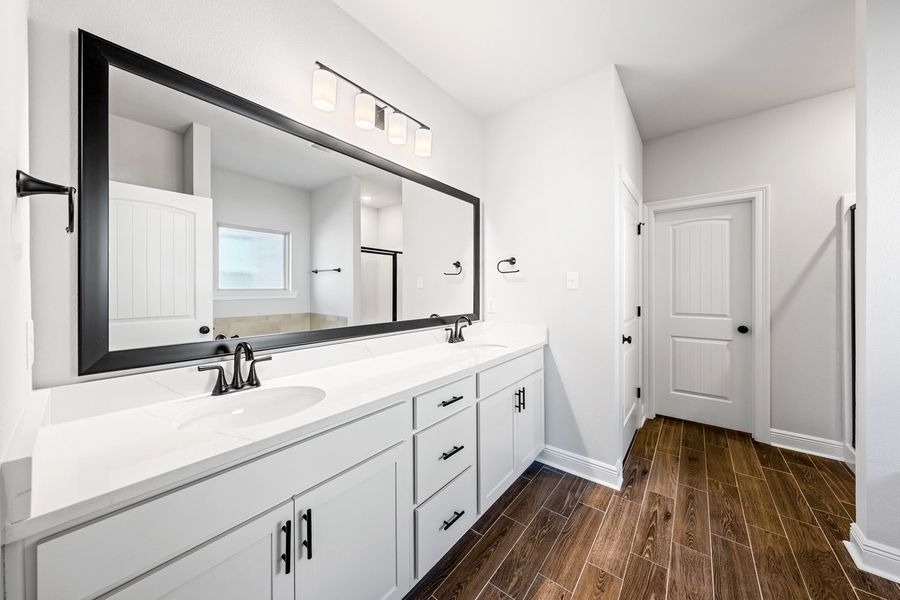 Furnished interior view inside a new home in Sentinel Ridge, Pace (Image 9).