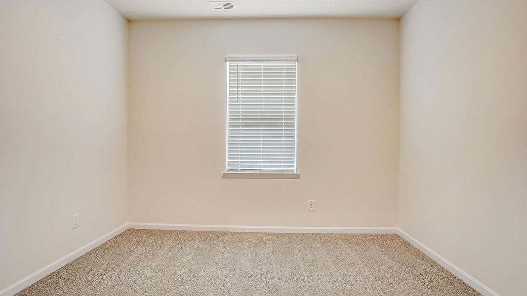 Spacious, unfurnished interior of a new home in Rydele Heights, Asheville (Image 17).