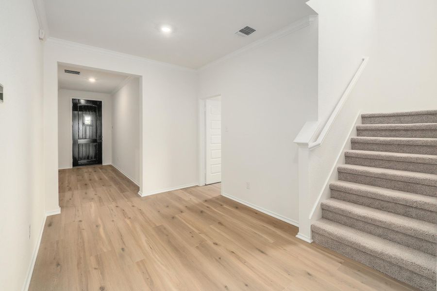 Spacious, unfurnished interior of a new home in River Bluff, Leander (Image 30).