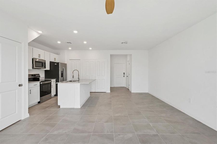 Spacious, unfurnished interior of a new home in , Bradenton (Image 23). Spacious, unfurnished interior of a new home in , Bradenton (Image 23).