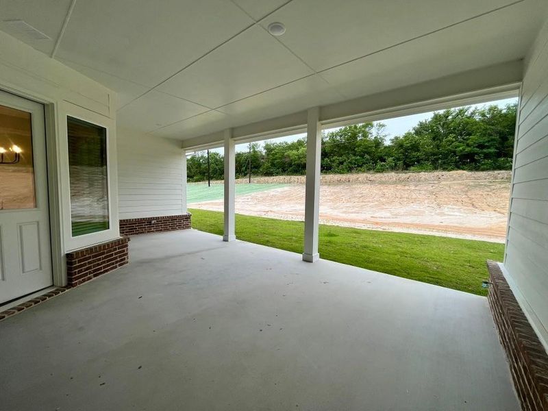 Exterior details and patio area of a home in Eagle Ridge Estates, Weatherford (Image 3).