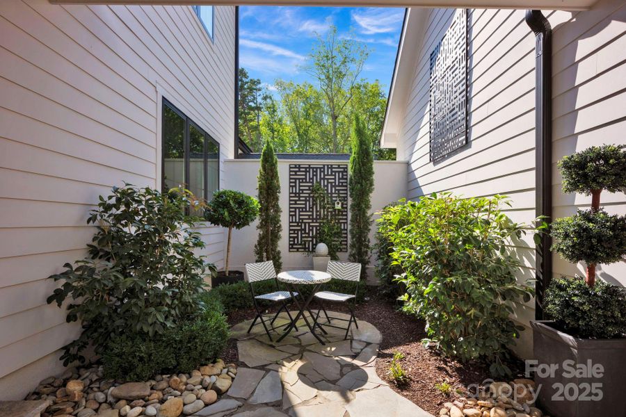 Image 47 of a home in .