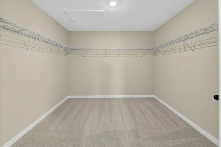 Spacious, unfurnished interior of a new home in Weslyn Park, St. Cloud (Image 28).