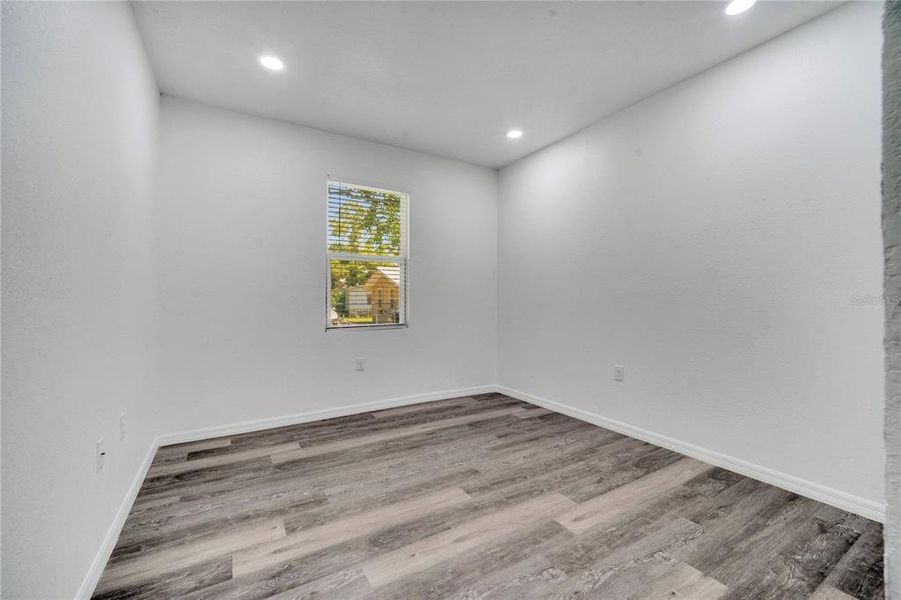 Spacious, unfurnished interior of a new home in , Palatka (Image 18).