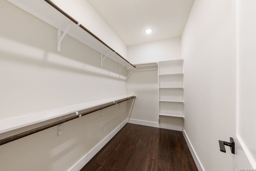Spacious, unfurnished interior of a new home in , San Antonio (Image 24).