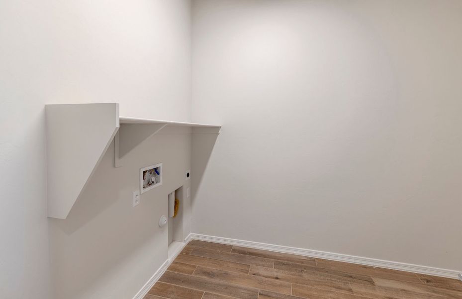 Spacious, unfurnished interior of a new home in Del Webb at Rocking K, Tucson (Image 15).