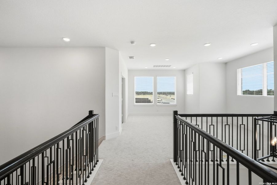 Spacious, unfurnished interior of a new home in Prominence Urban, San Antonio (Image 25).