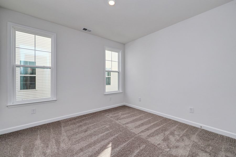 Spacious, unfurnished interior of a new home in Arcadia, Myrtle Beach (Image 40).