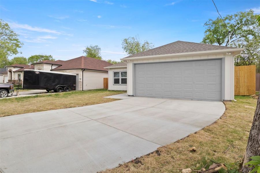 Front exterior of a new home in , Dallas, TX, highlighting curb appeal (Image 1). Front exterior of a new home in , Dallas, TX, highlighting curb appeal (Image 1).
