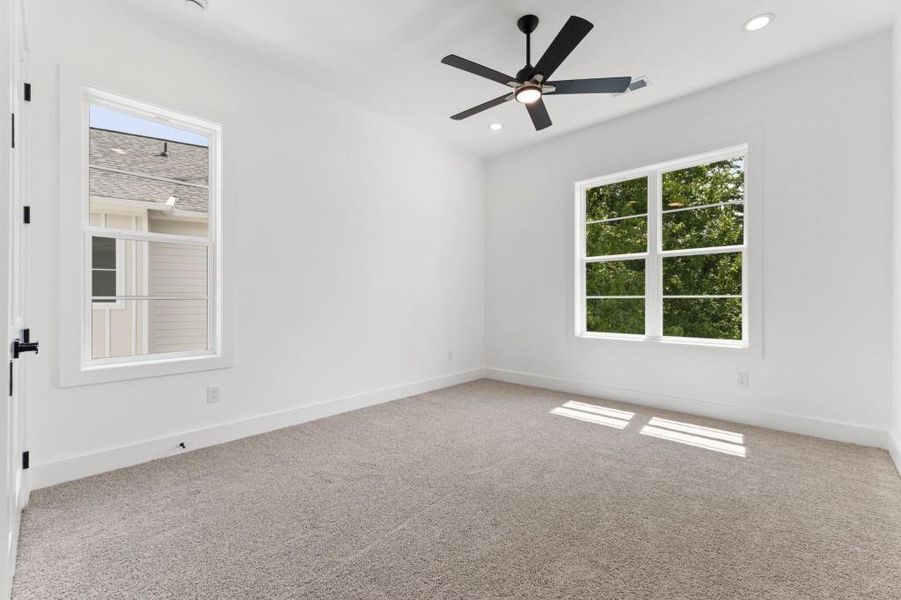 Spacious, unfurnished interior of a new home in , Roswell (Image 28).