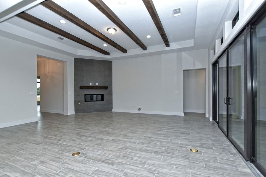 Representative unfurnished interior of a home built from the Avalon by Giddens Homes in Scofield Farms Estates, Georgetown (Image 22).