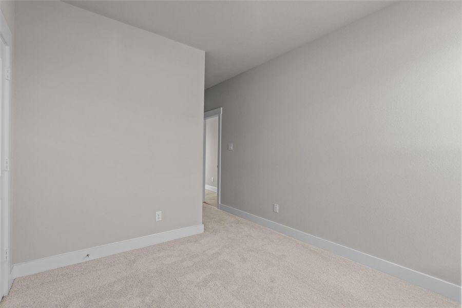Spacious, unfurnished interior of a new home in Sorella, Tomball (Image 11).