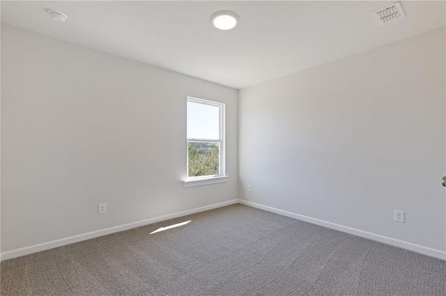 Spacious, unfurnished interior of a new home in High Shoals, Dallas (Image 16).