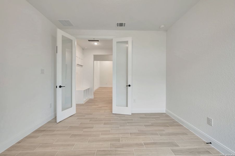 Spacious, unfurnished interior of a new home in Everly Estates, San Antonio (Image 43).