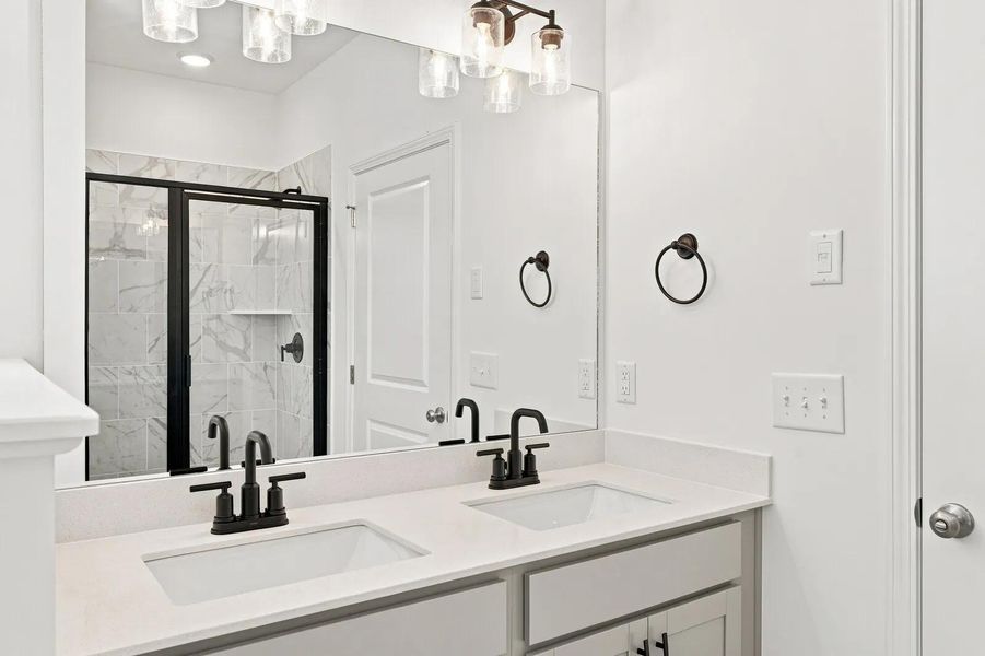 Ashland B Primary bath