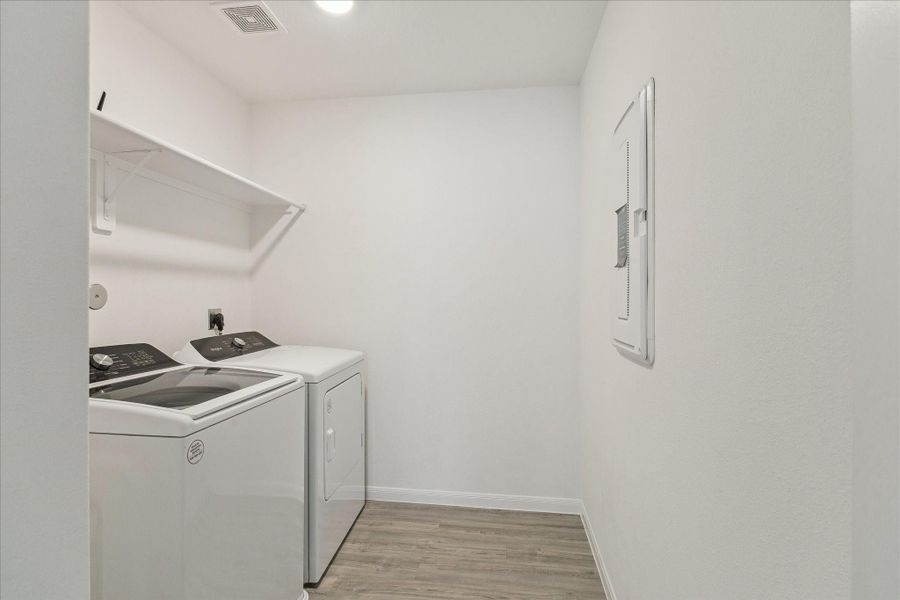 Laundry room - washer and dryer convey1 Laundry room - washer and dryer convey1