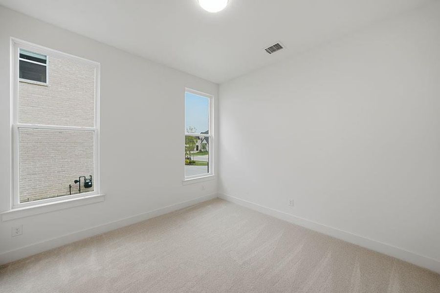 Spacious, unfurnished interior of a new home in The Homestead - 62', Rockwall (Image 28).