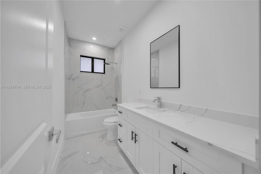 Furnished interior view inside a new home in , Lehigh Acres (Image 9).