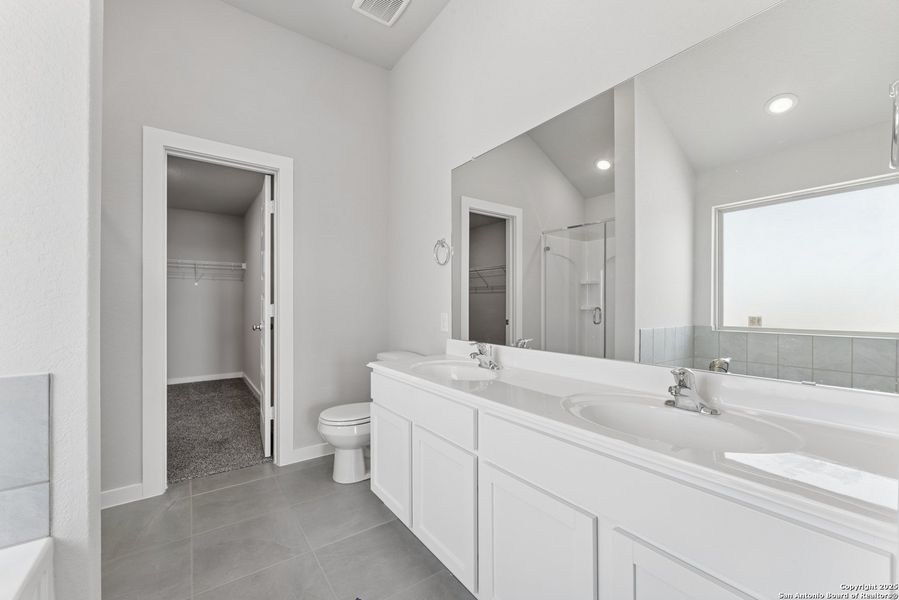 Furnished interior view inside a new home in Mesquite Ridge, San Antonio (Image 12). Furnished interior view inside a new home in Mesquite Ridge, San Antonio (Image 12).